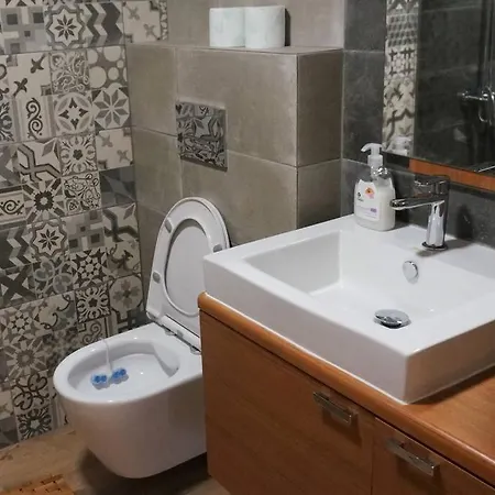 Apartment Centrally Located , Brand New, Cozy With Parking